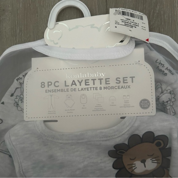 2 Baby Sets Body Suit Sleeper Socks Bib Wash Cloth Size 0-3 3-6 Months - Picture 7 of 9